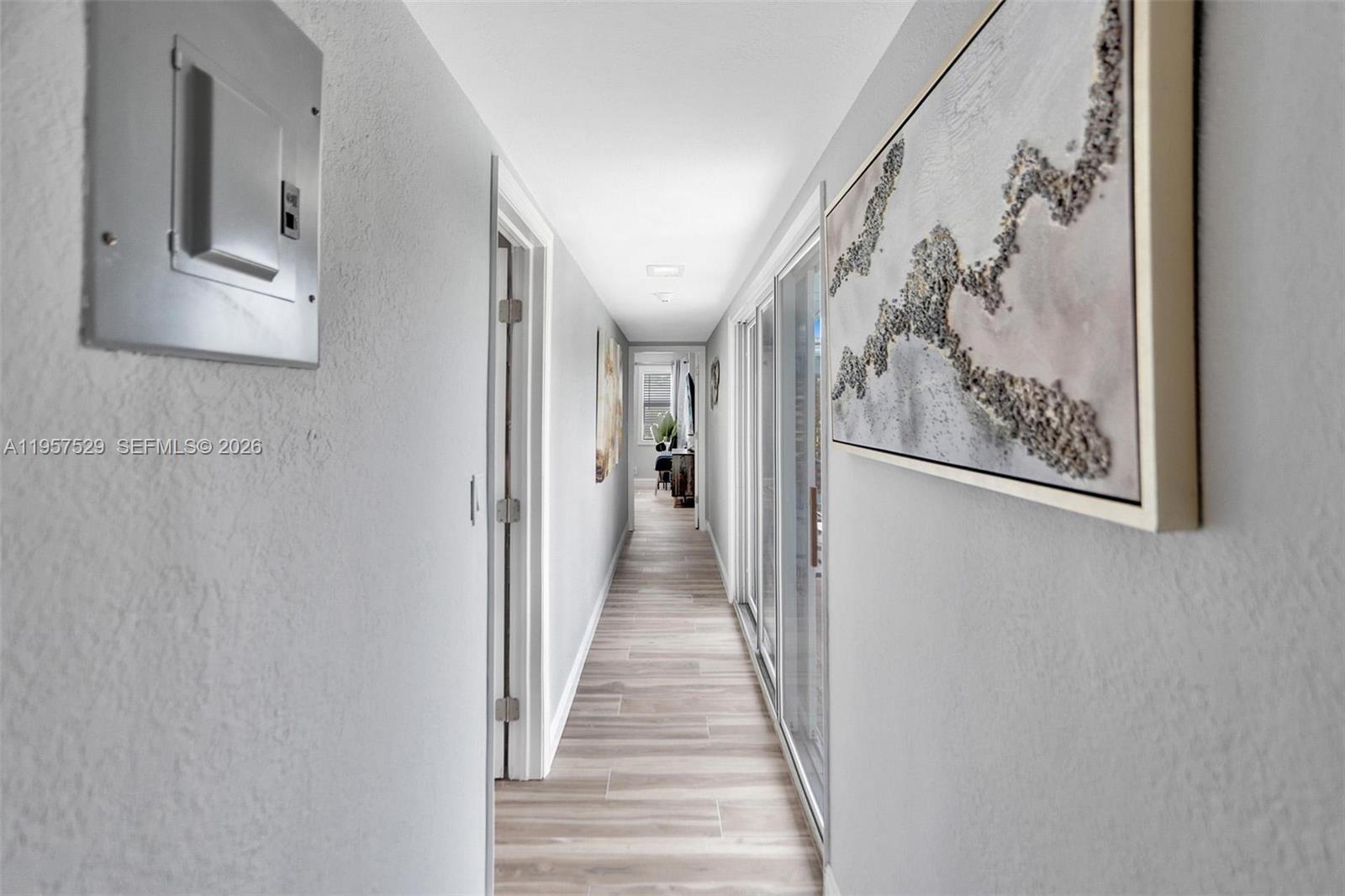 CYPRESS LAKE - Residential