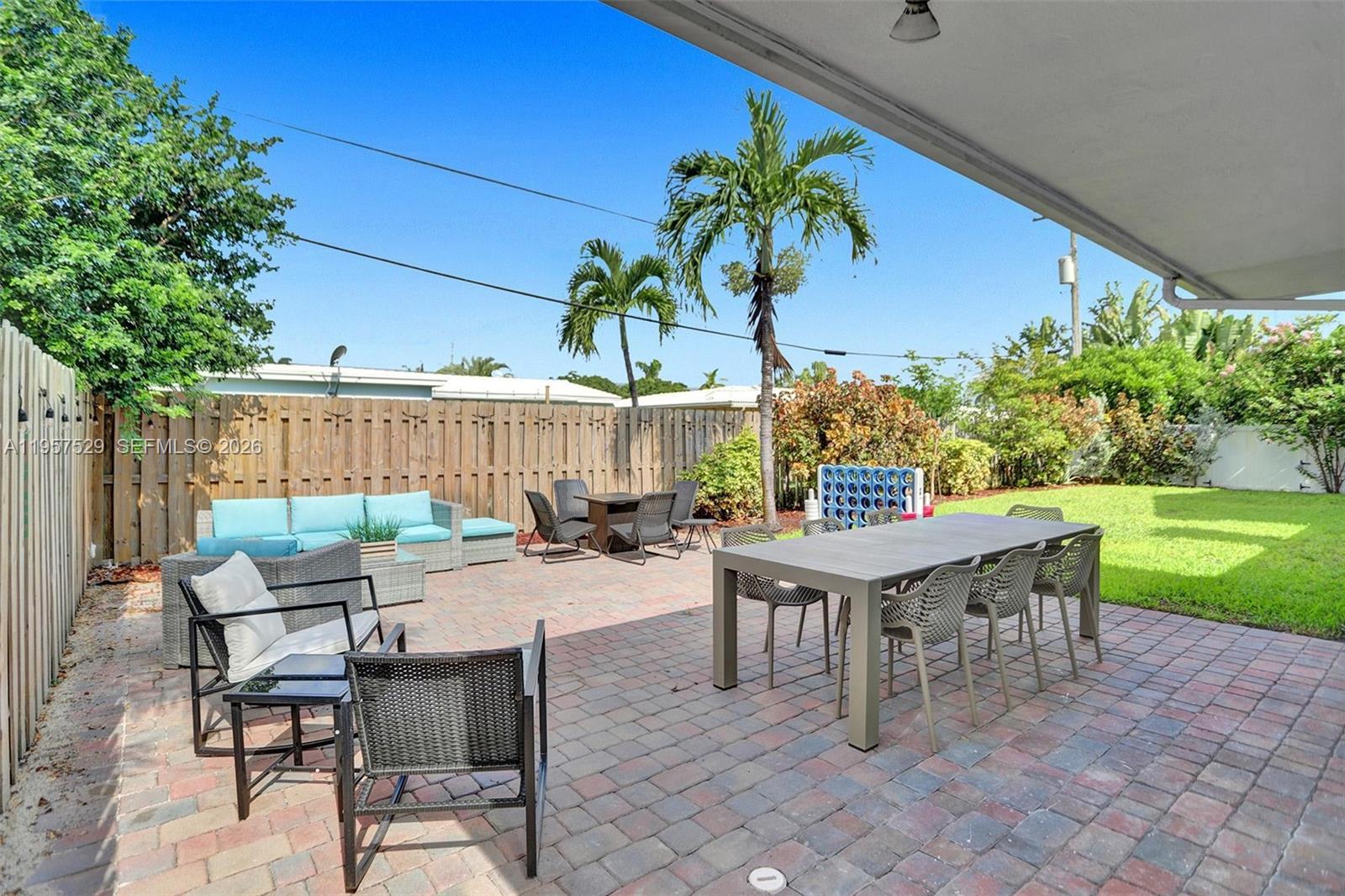 CYPRESS LAKE - Residential