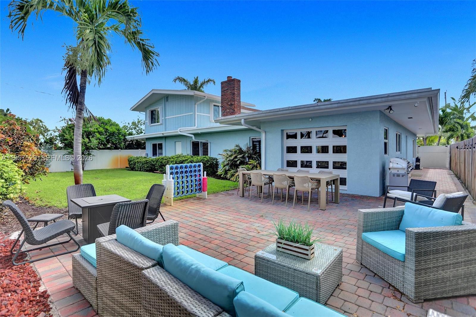 CYPRESS LAKE - Residential