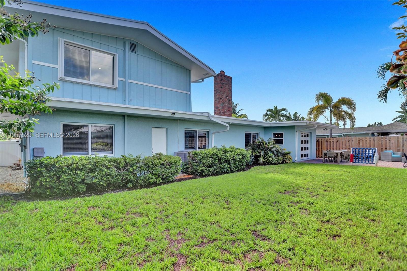 CYPRESS LAKE - Residential