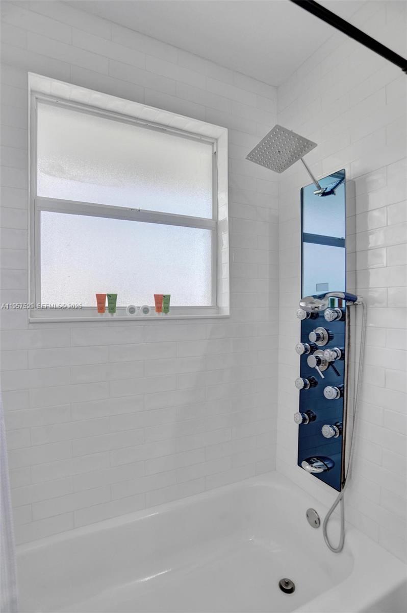 CYPRESS LAKE - Residential