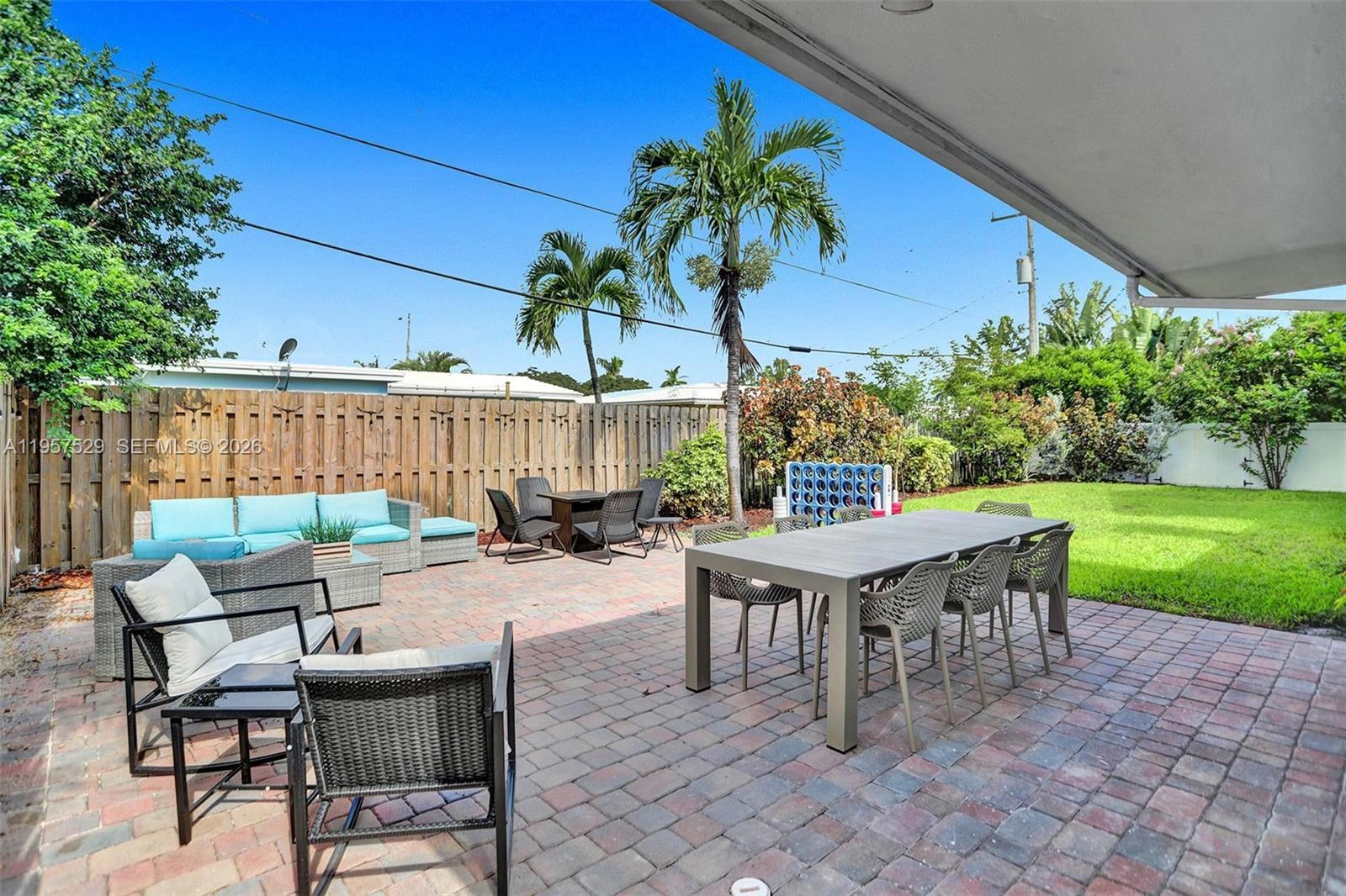 CYPRESS LAKE - Residential