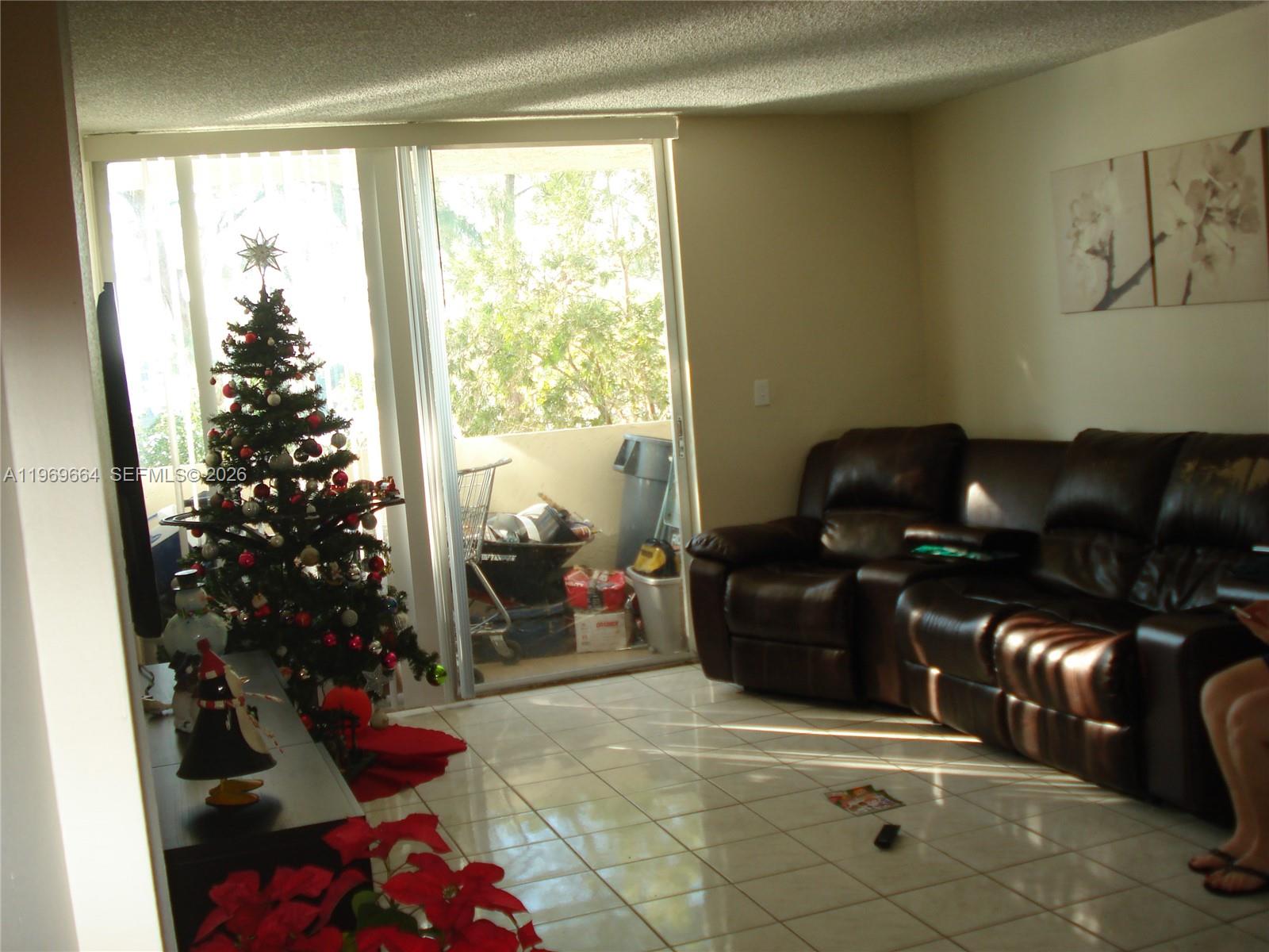 SAMARI LAKE CONDO - Residential Lease