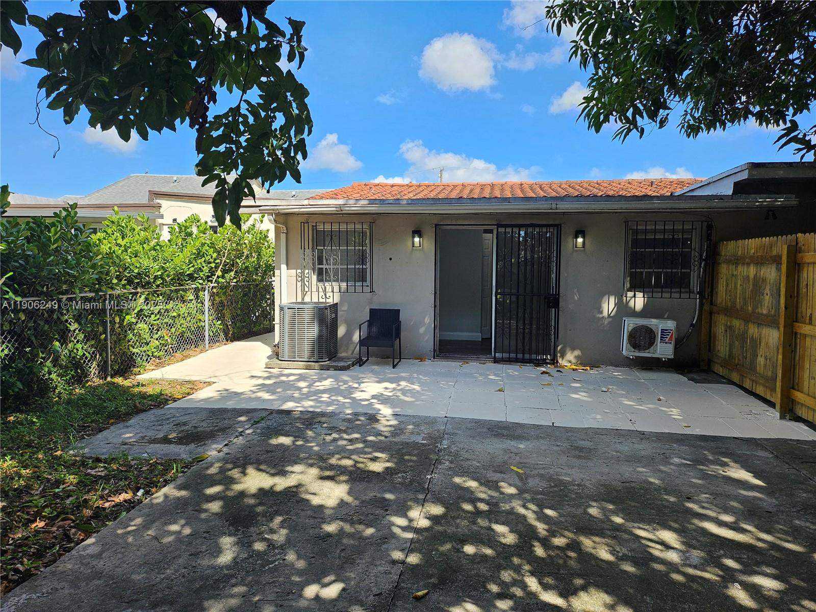 View photos, virtual tours, details... 7418 SW 21st St R