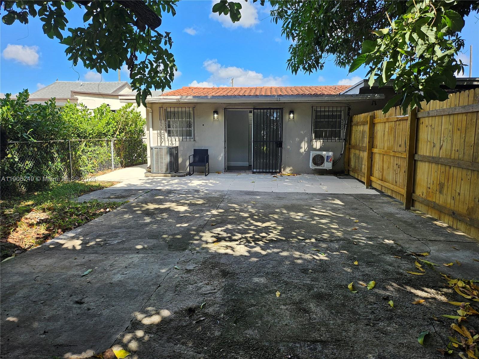 View photos, virtual tours, details... 7418 SW 21st St R