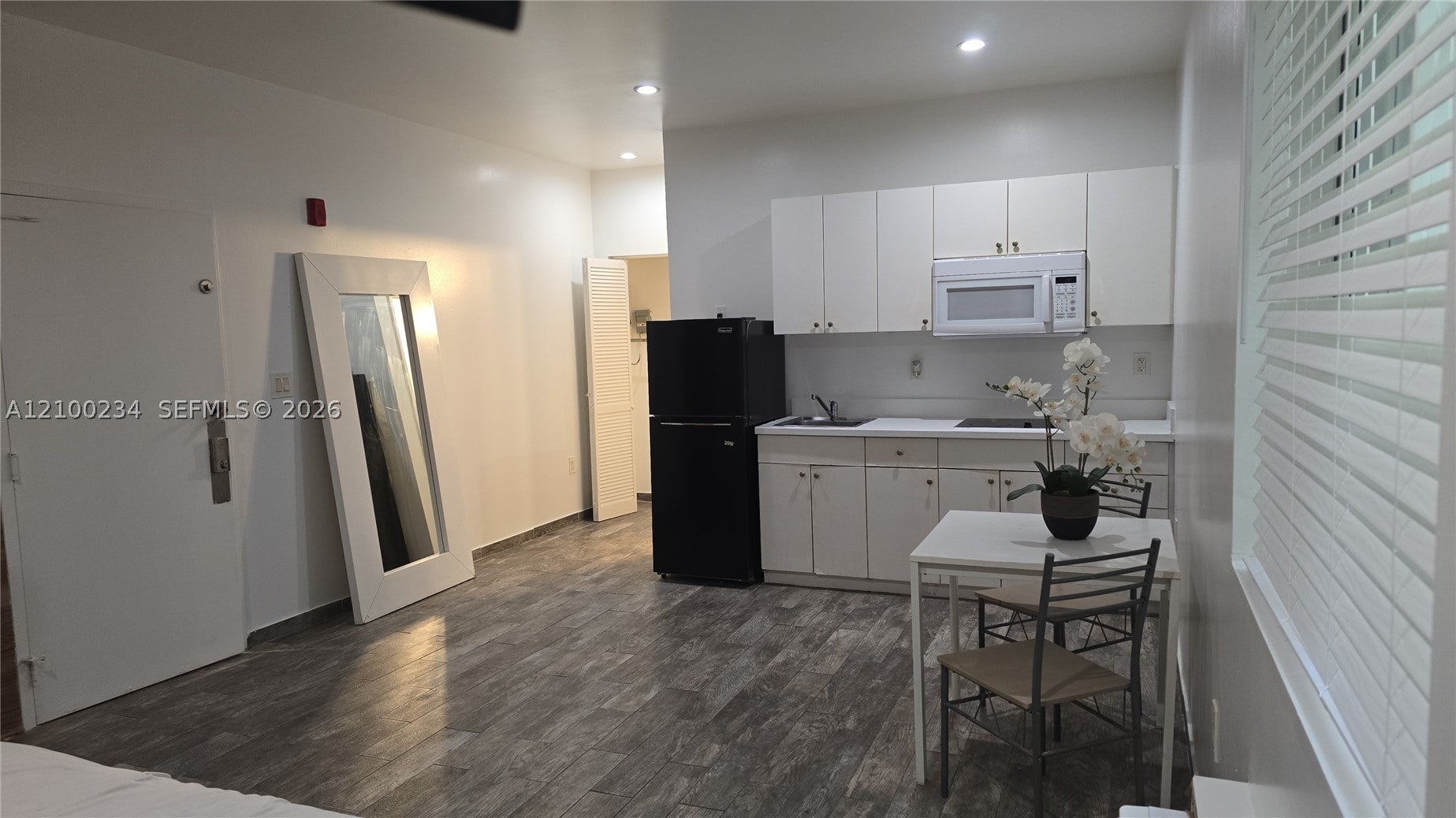 1345 Pennsylvania Ave 4A