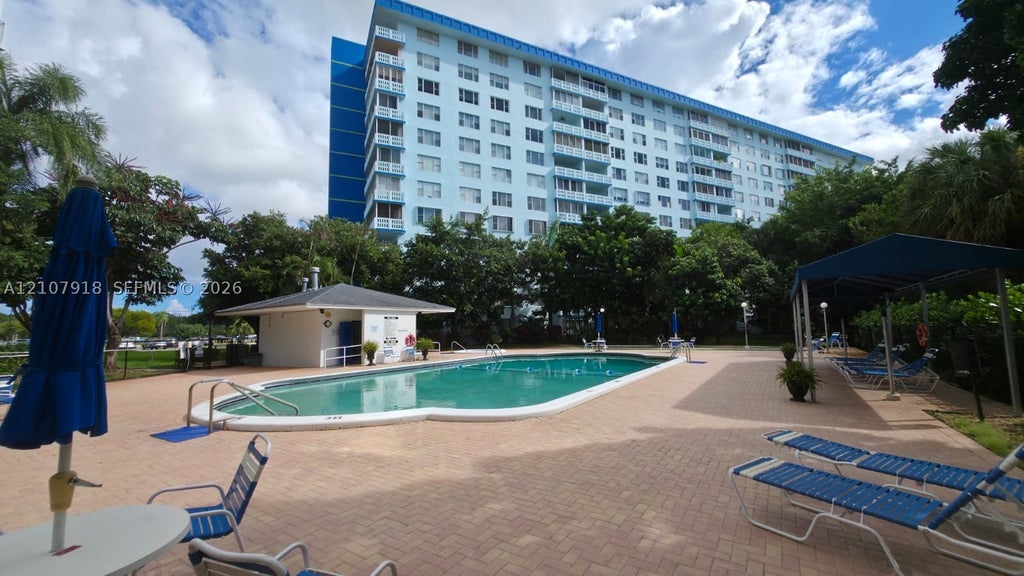 Photo of 4001 Hillcrest Dr #1015, Hollywood, FL 33021 (MLS # A12107918)