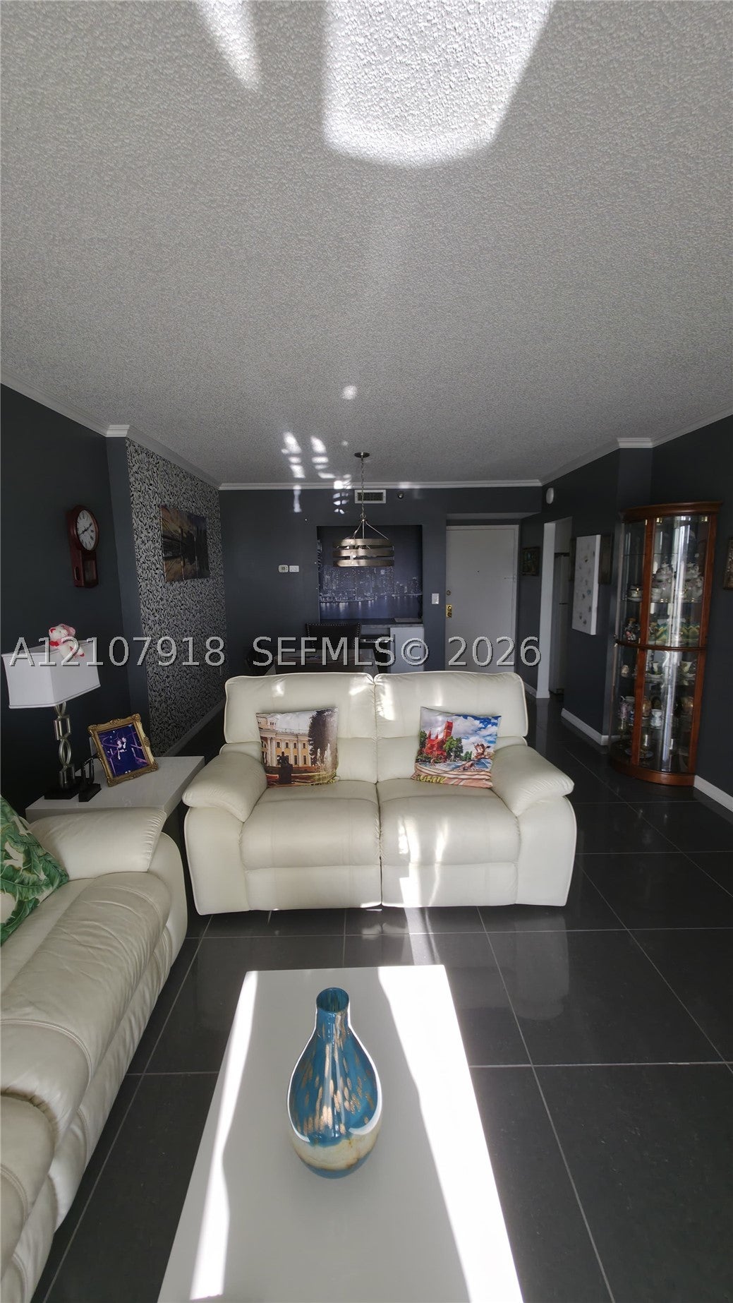 4001 Hillcrest Dr 1015