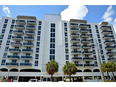 7928 West Dr PH9 North Bay Village FL 33141