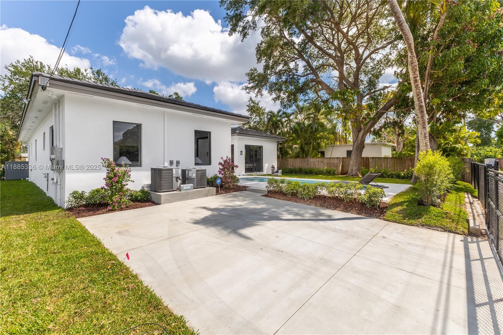 MIAMI SHORES EXTENSION - Residential