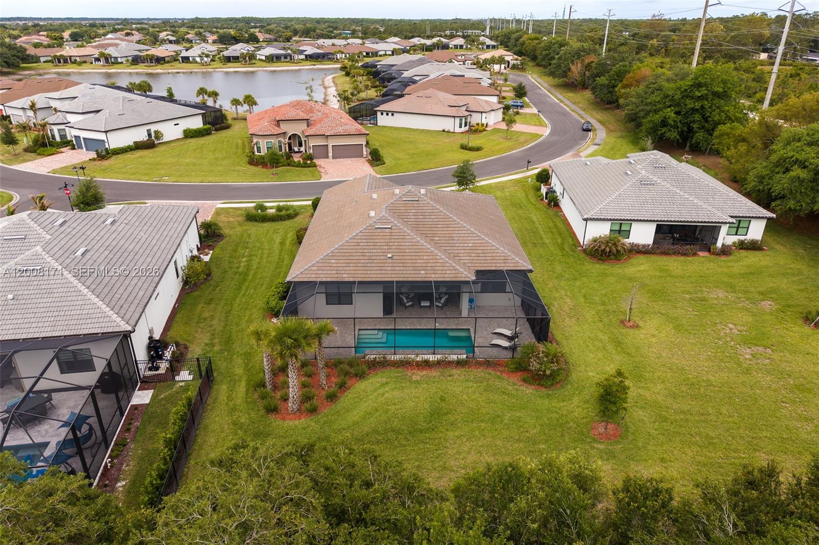 COUNTRY CLUB - Residential