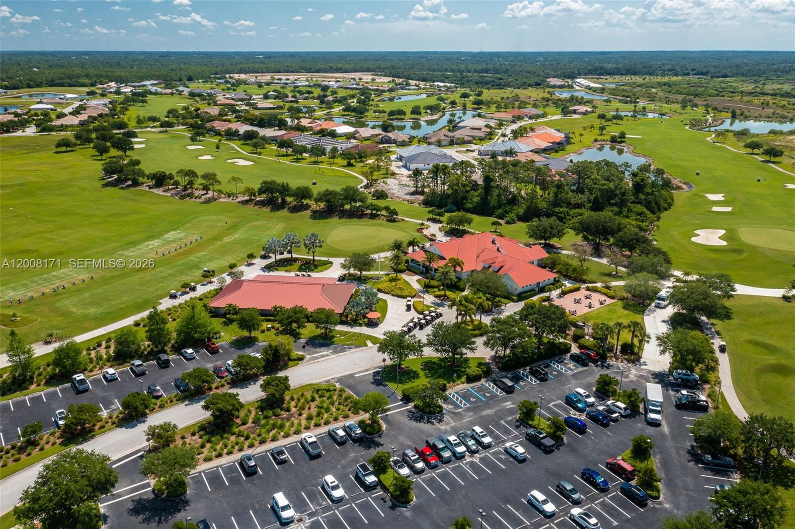 COUNTRY CLUB - Residential