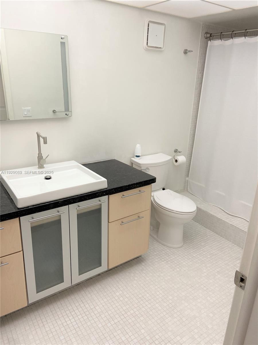 COUNTRY CLUB APTS AT BONA - Residential