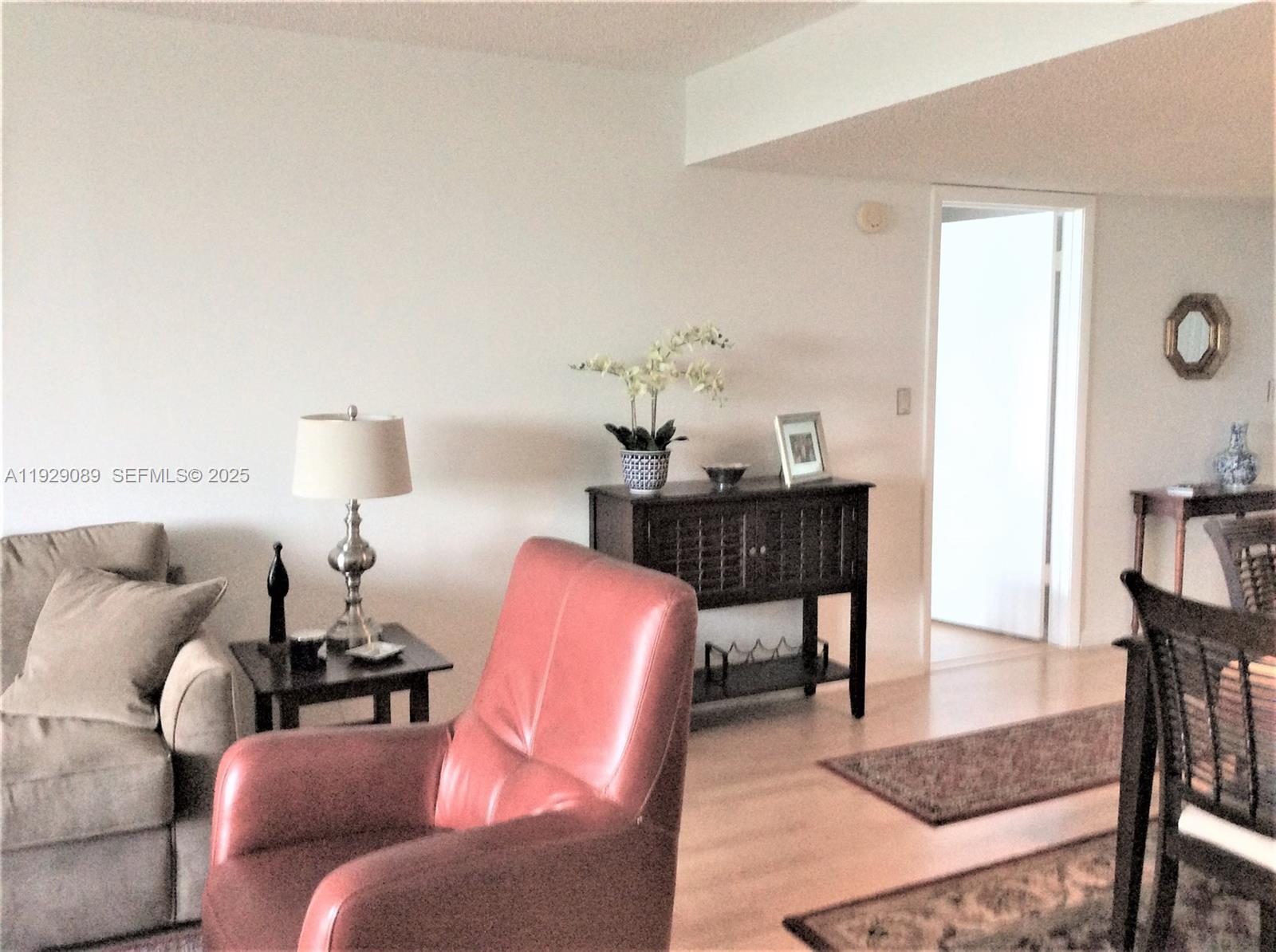 COUNTRY CLUB APTS AT BONA - Residential