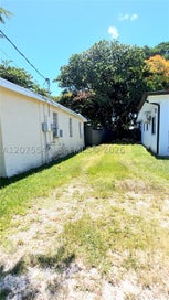 21910 SW 118th Ct 2 Miami FL 33170