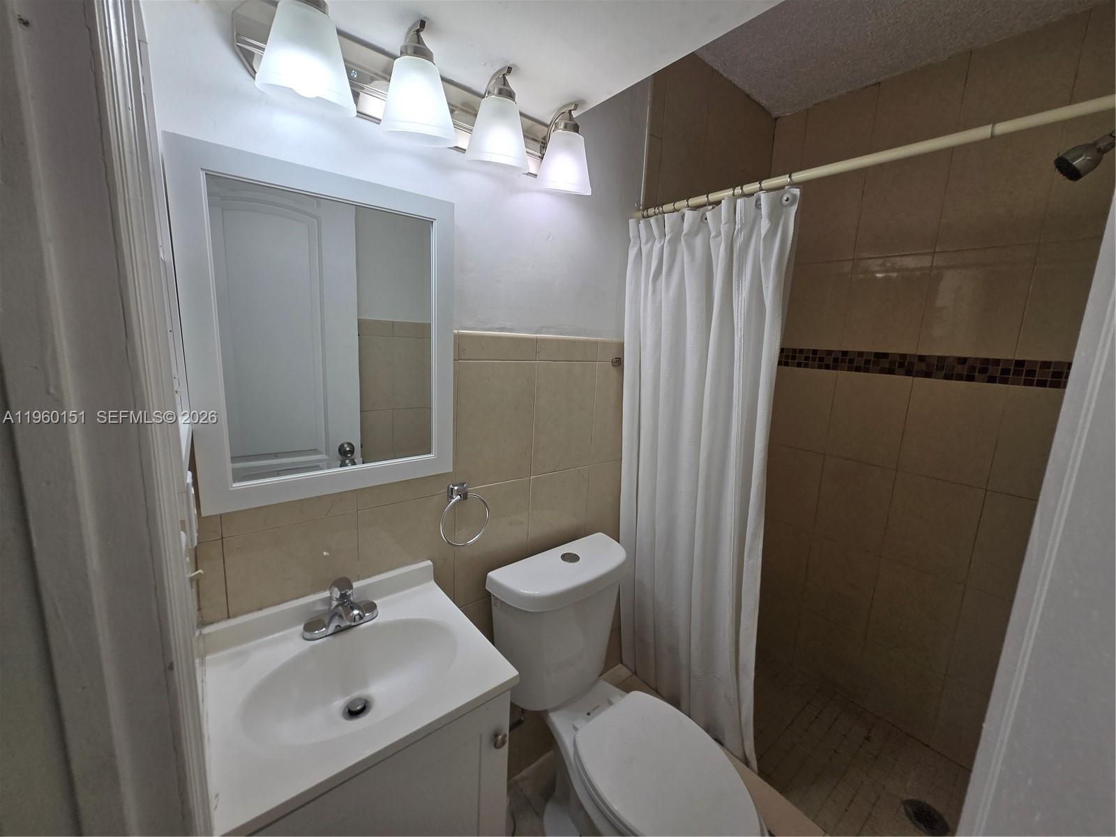 LAGUNA PONDS SEC 2 - Residential Lease