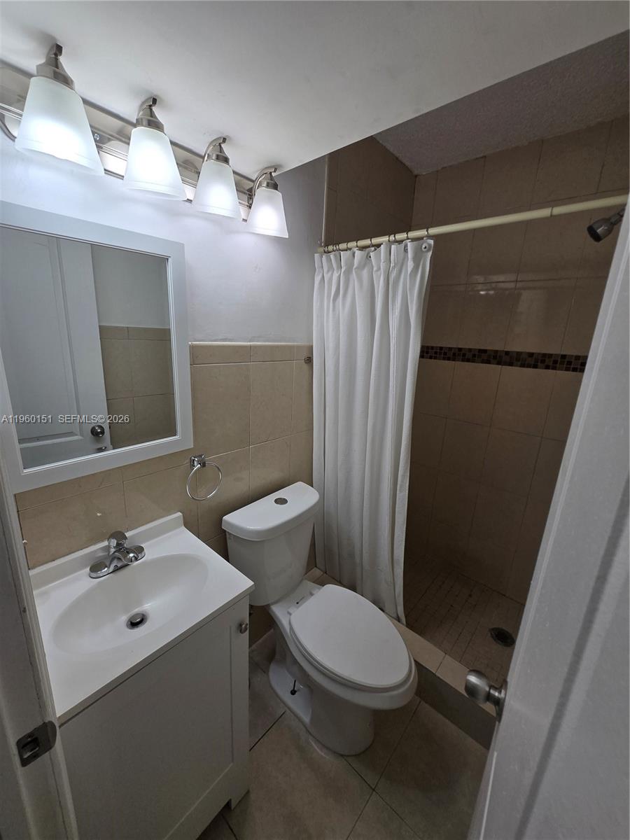 LAGUNA PONDS SEC 2 - Residential Lease