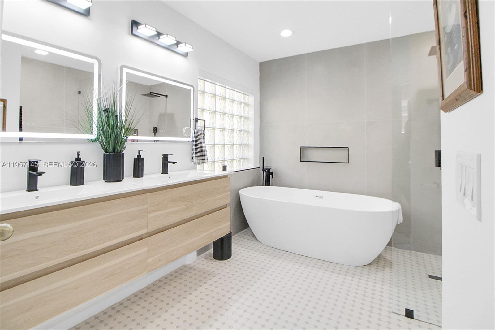 FOUR LAKES SEC 7 - Residential