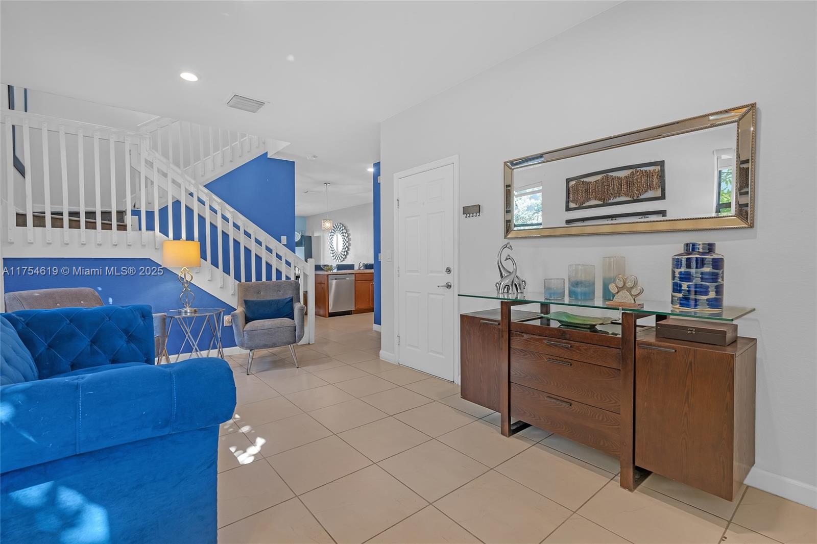 COCO PALM ESTATES - Residential