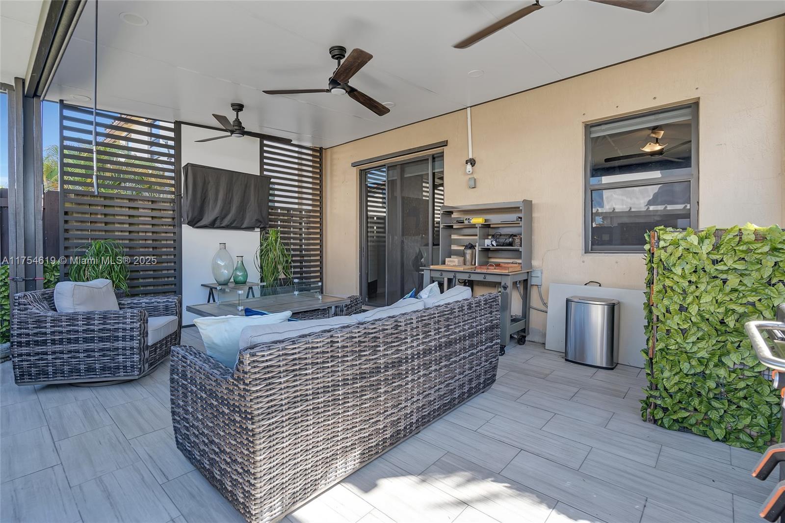 COCO PALM ESTATES - Residential