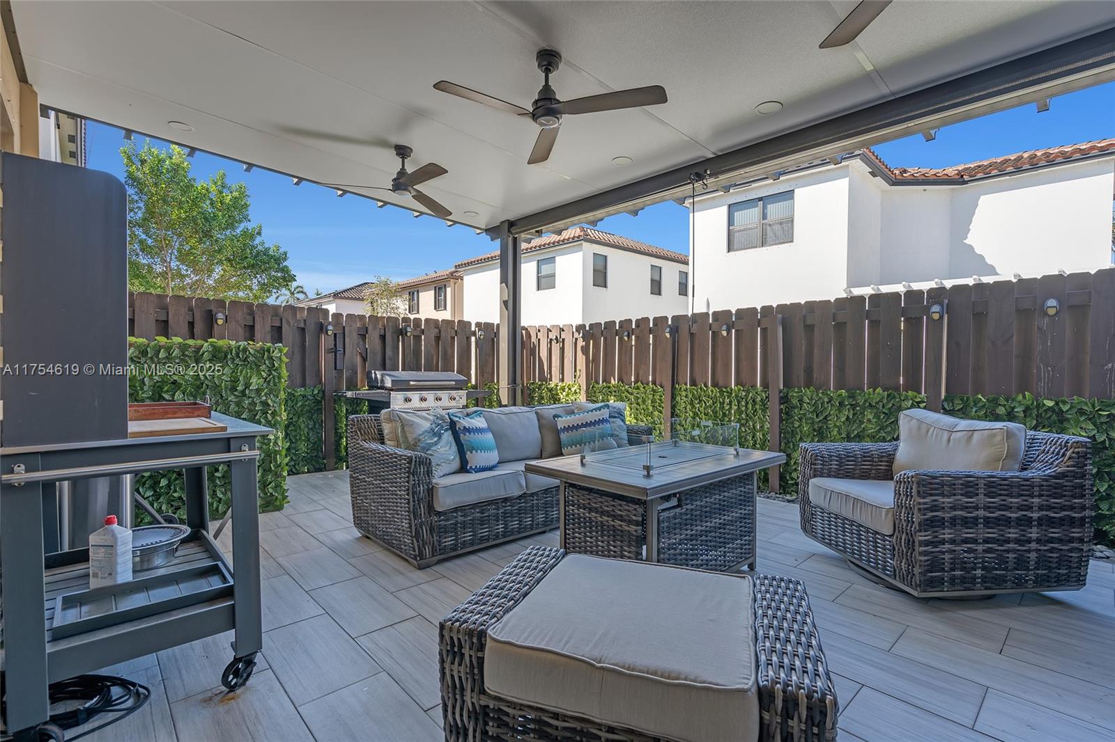 COCO PALM ESTATES - Residential