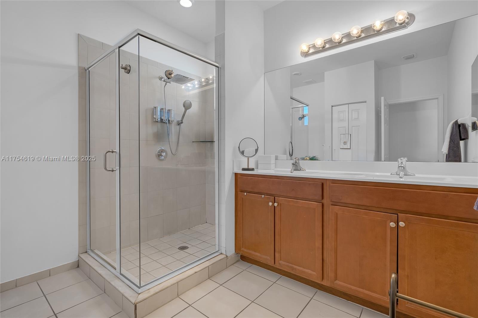 COCO PALM ESTATES - Residential