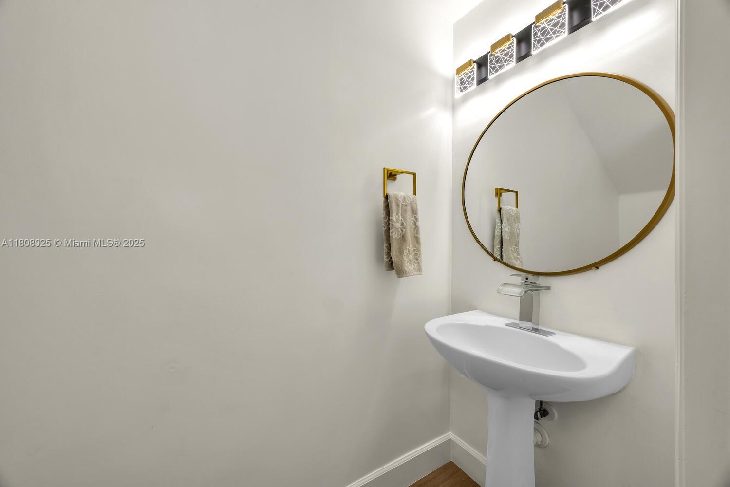 FIJI CONDO NO 2 - Residential