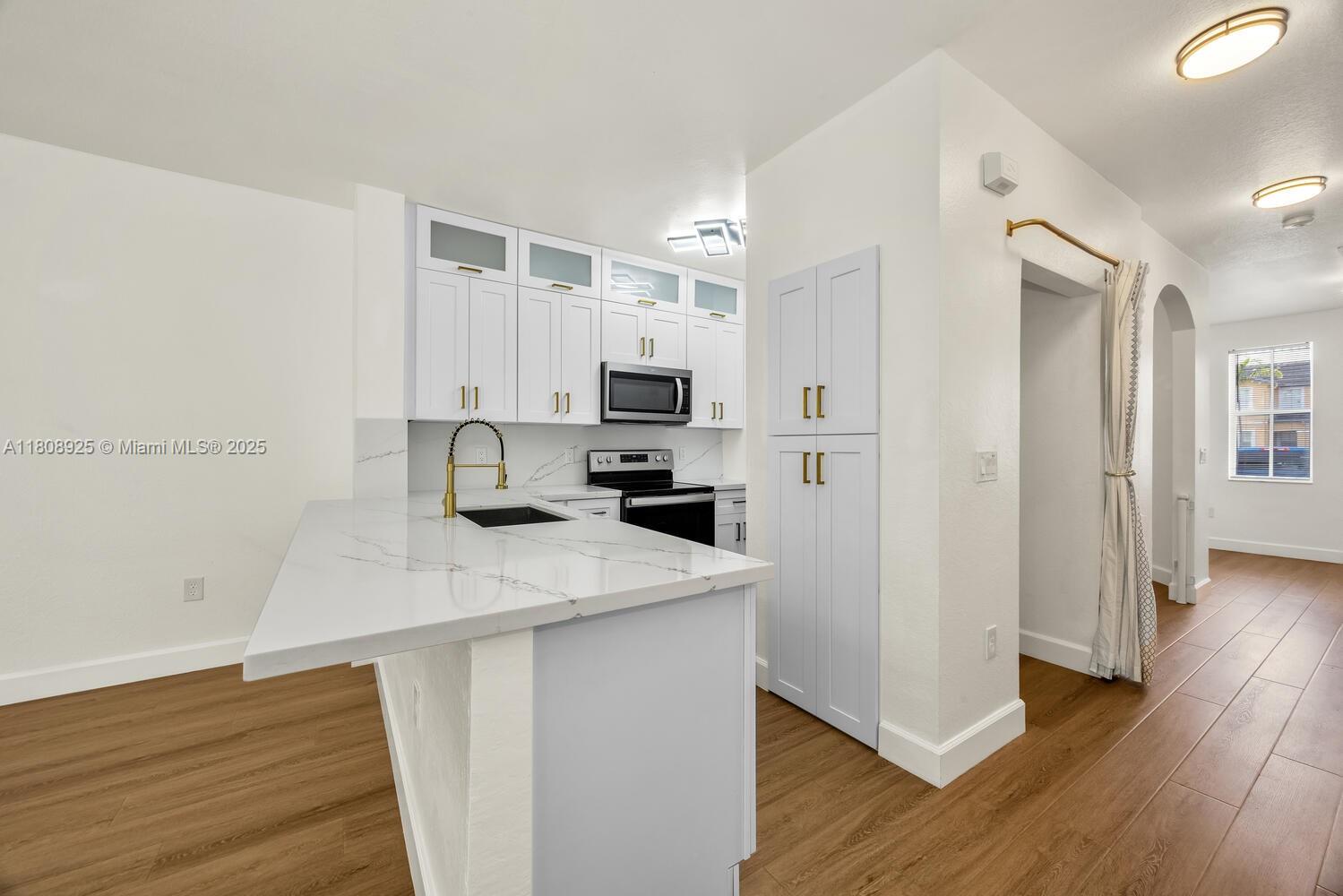 FIJI CONDO NO 2 - Residential