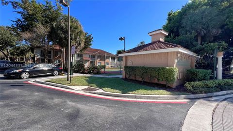 Tiny photo for 757 NW 92nd Ave #757, Plantation, FL 33324 (MLS # A12044337)