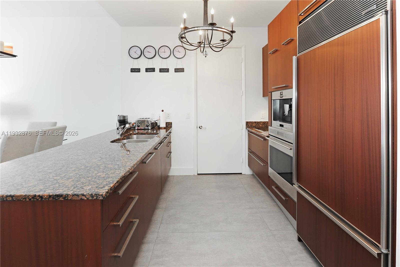 TDR TOWER III CONDO - Residential