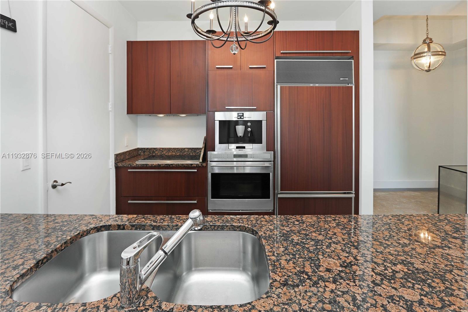 TDR TOWER III CONDO - Residential