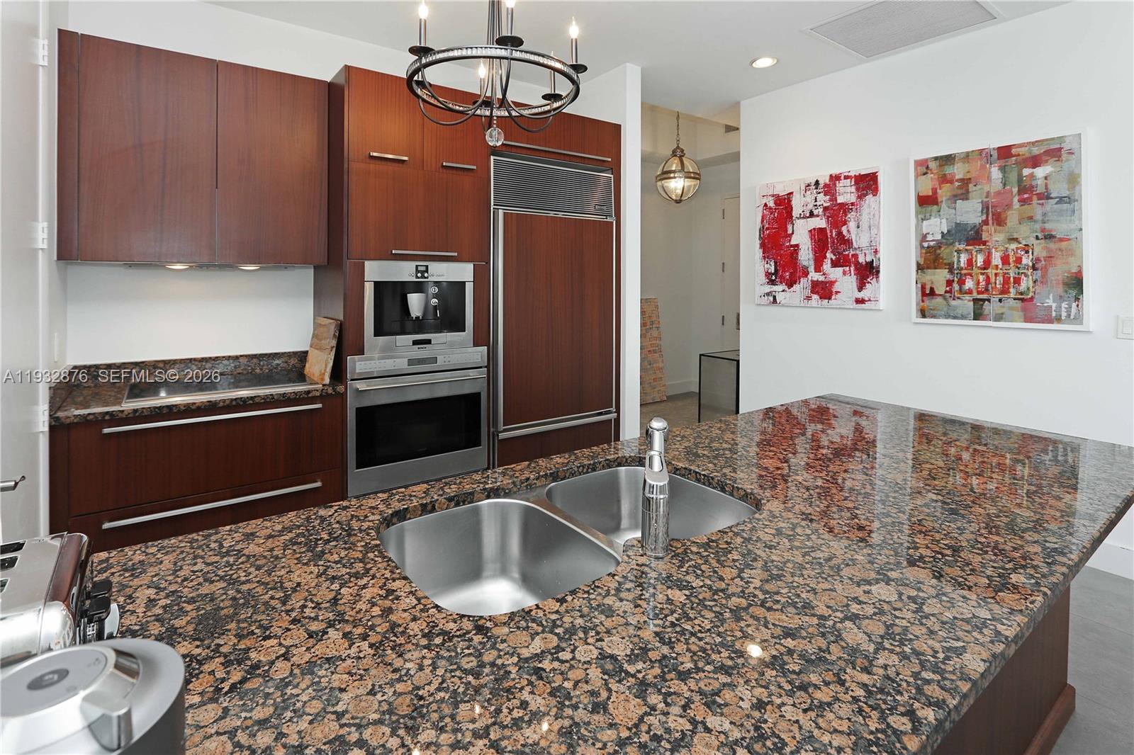 TDR TOWER III CONDO - Residential