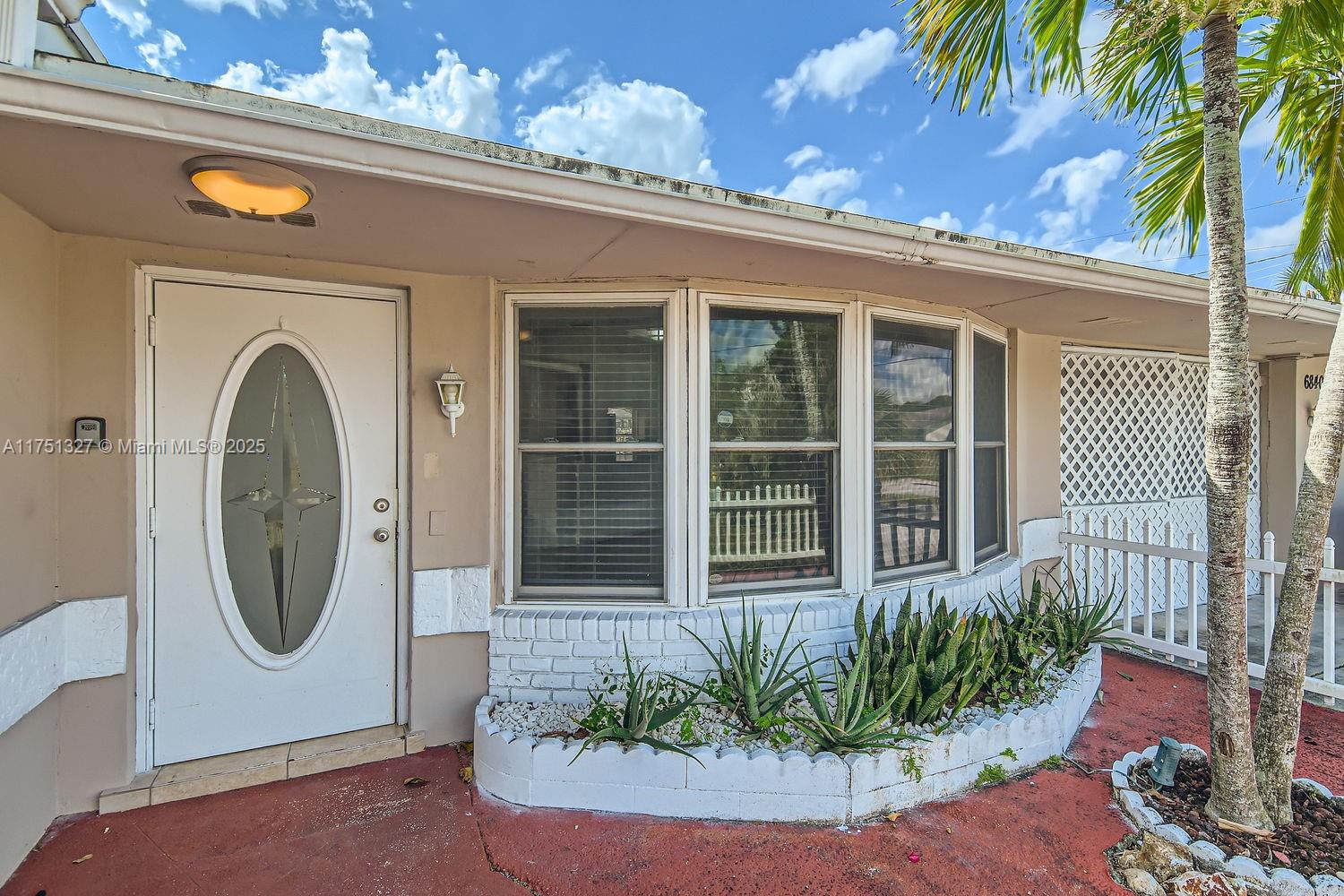 6840 NW 6th Ct