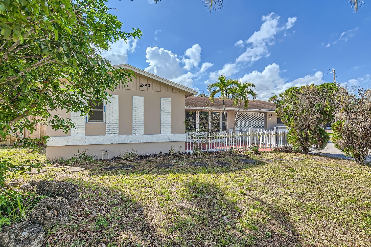 6840 NW 6th Ct