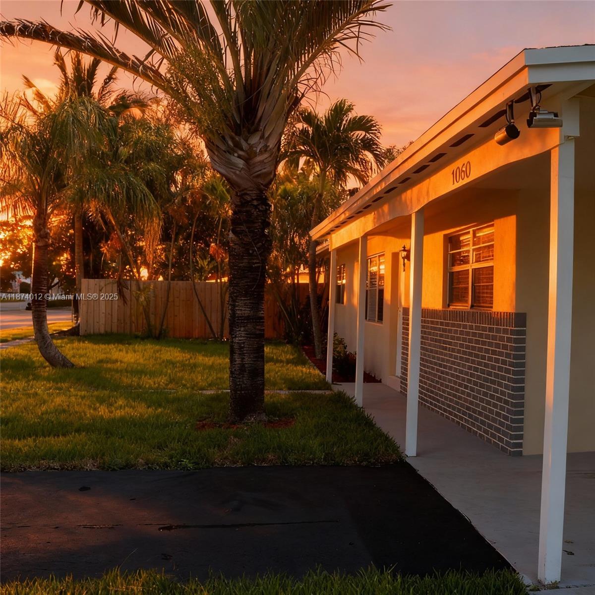 TWIN LAKES HOMES - Residential