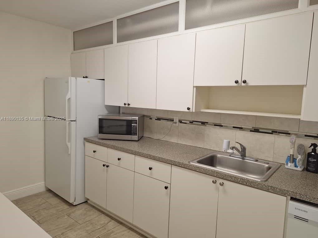 VENETIAN PALMS CONDO - Residential