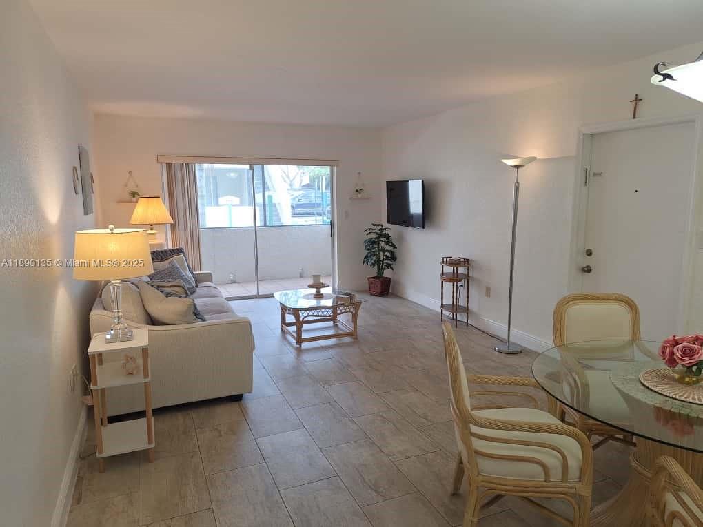 VENETIAN PALMS CONDO - Residential