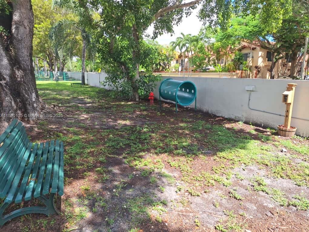 VENETIAN PALMS CONDO - Residential