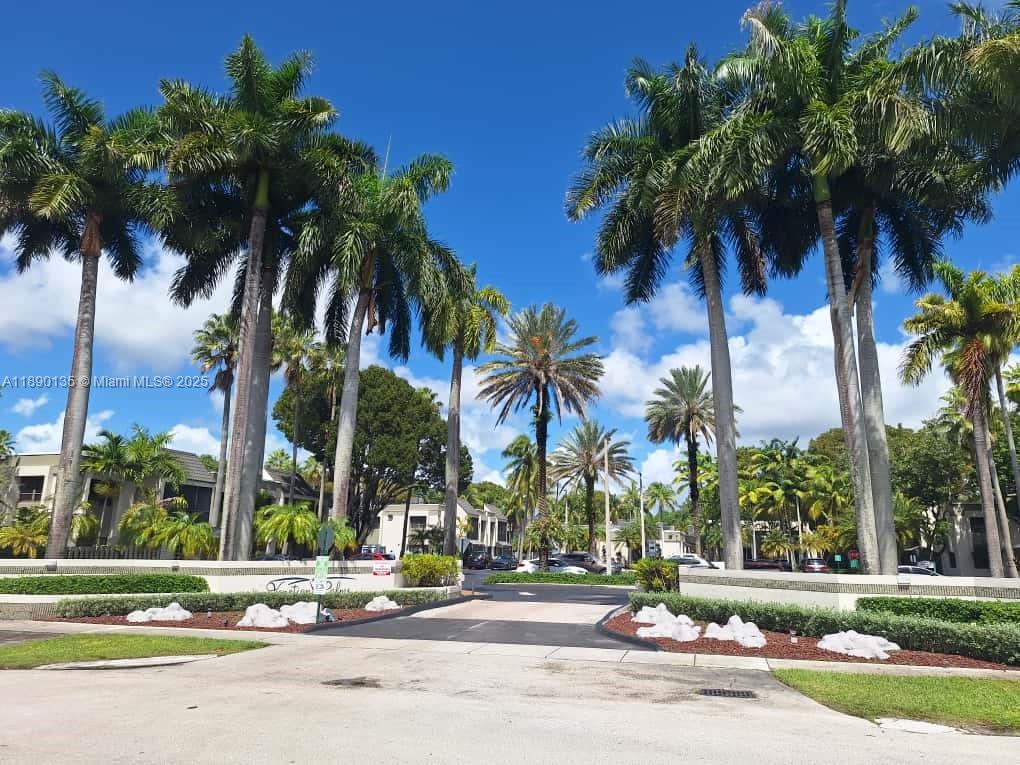 VENETIAN PALMS CONDO - Residential