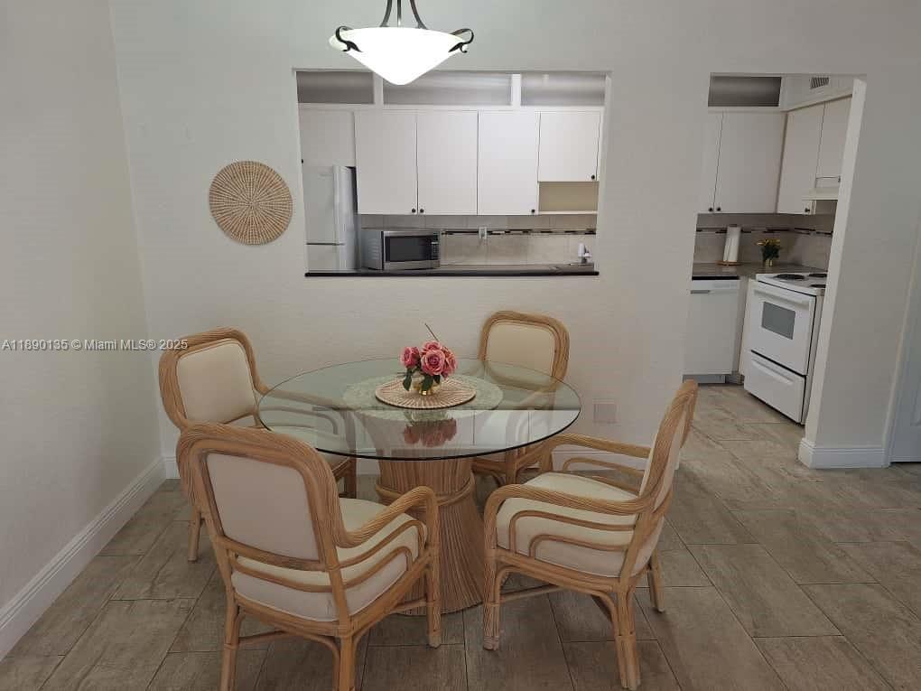 VENETIAN PALMS CONDO - Residential