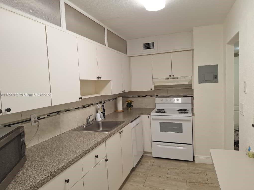 VENETIAN PALMS CONDO - Residential