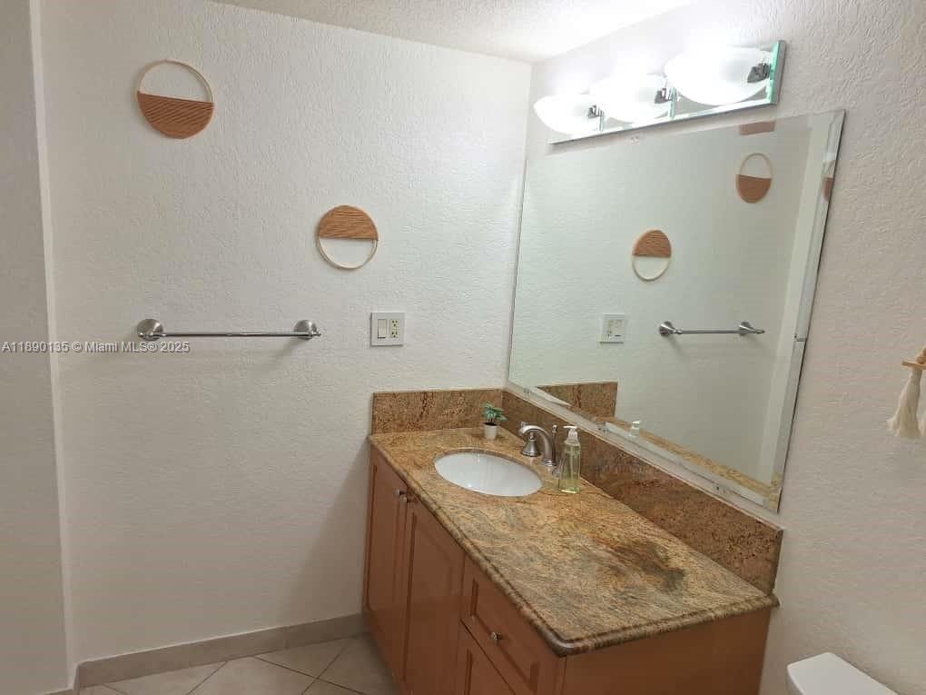 VENETIAN PALMS CONDO - Residential