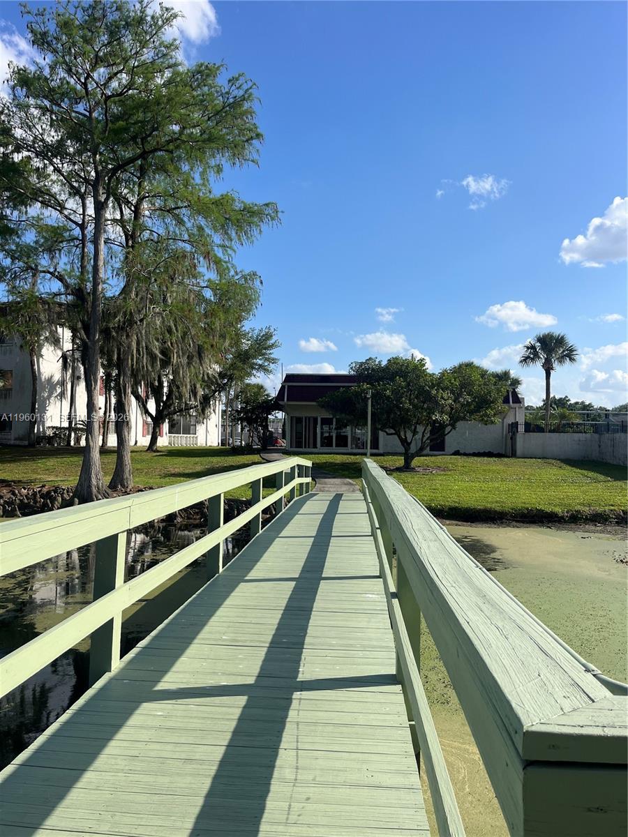 KIRKMAN/MILLENIA CONDOS - Residential