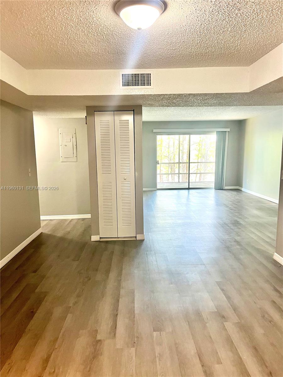 KIRKMAN/MILLENIA CONDOS - Residential