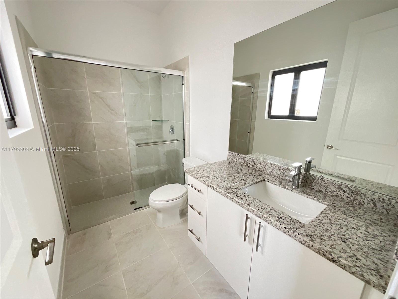 HIGHLAND RESIDENCES - Residential