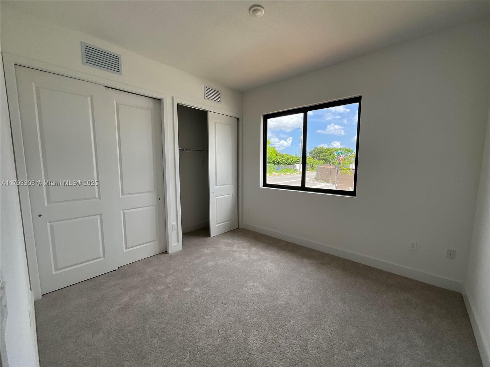 HIGHLAND RESIDENCES - Residential