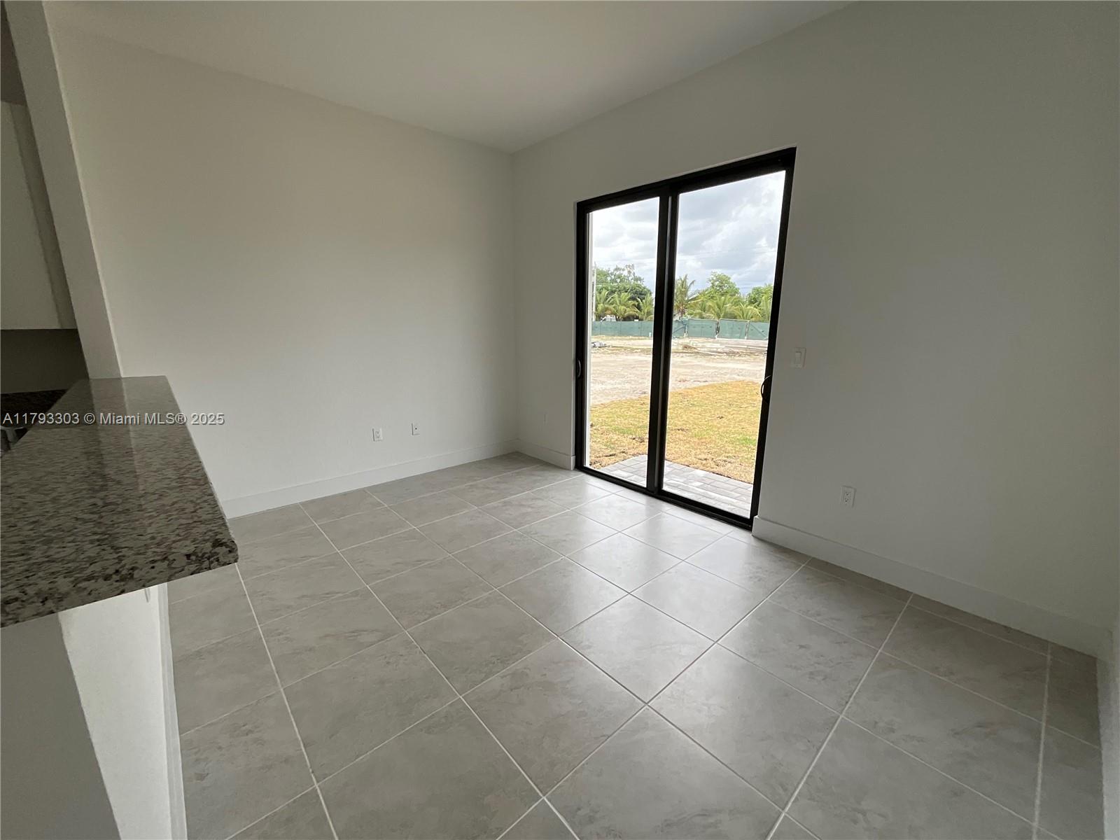 HIGHLAND RESIDENCES - Residential