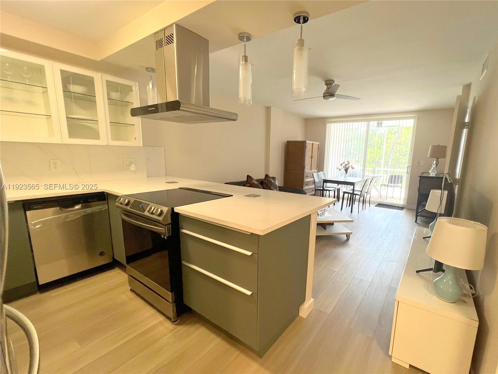 EASTERN SHORES WHITE HOUS - Residential Lease