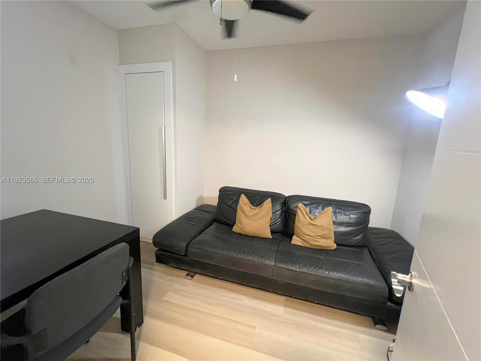 EASTERN SHORES WHITE HOUS - Residential Lease