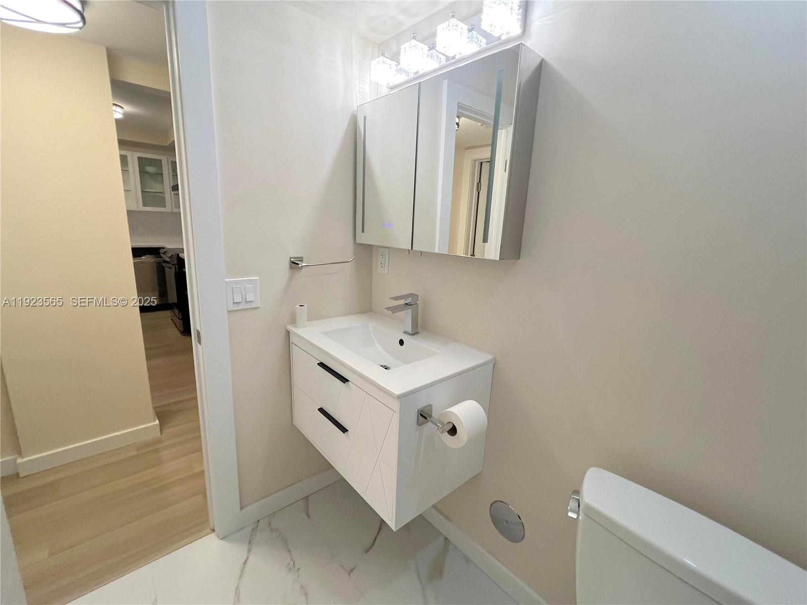 EASTERN SHORES WHITE HOUS - Residential Lease